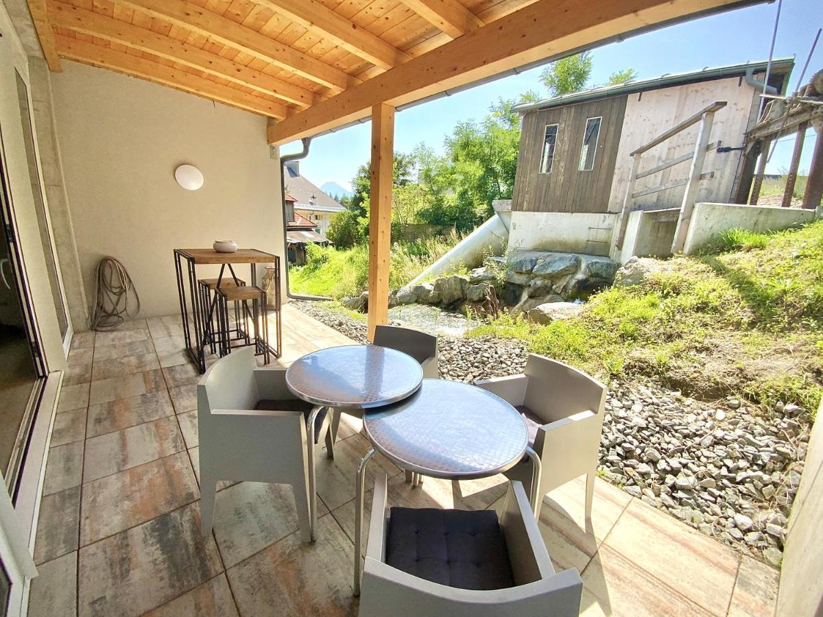 Ferienwohnung Waterfront - Urbane Eleganz Am Bachufer Villach Exterior foto