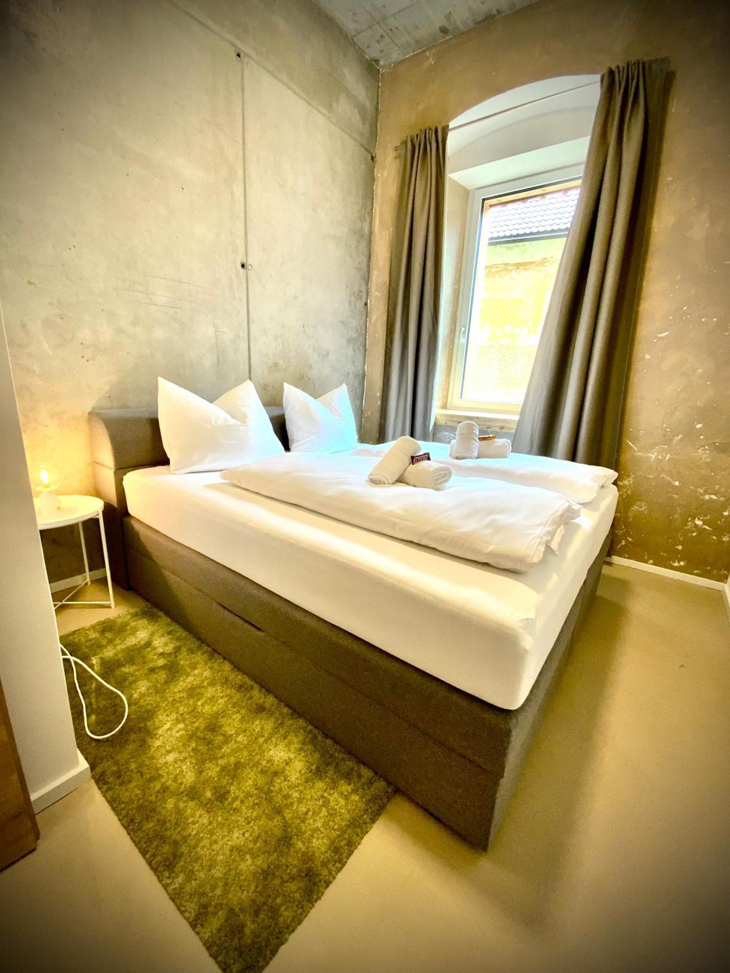 Ferienwohnung Waterfront - Urbane Eleganz Am Bachufer Villach Exterior foto