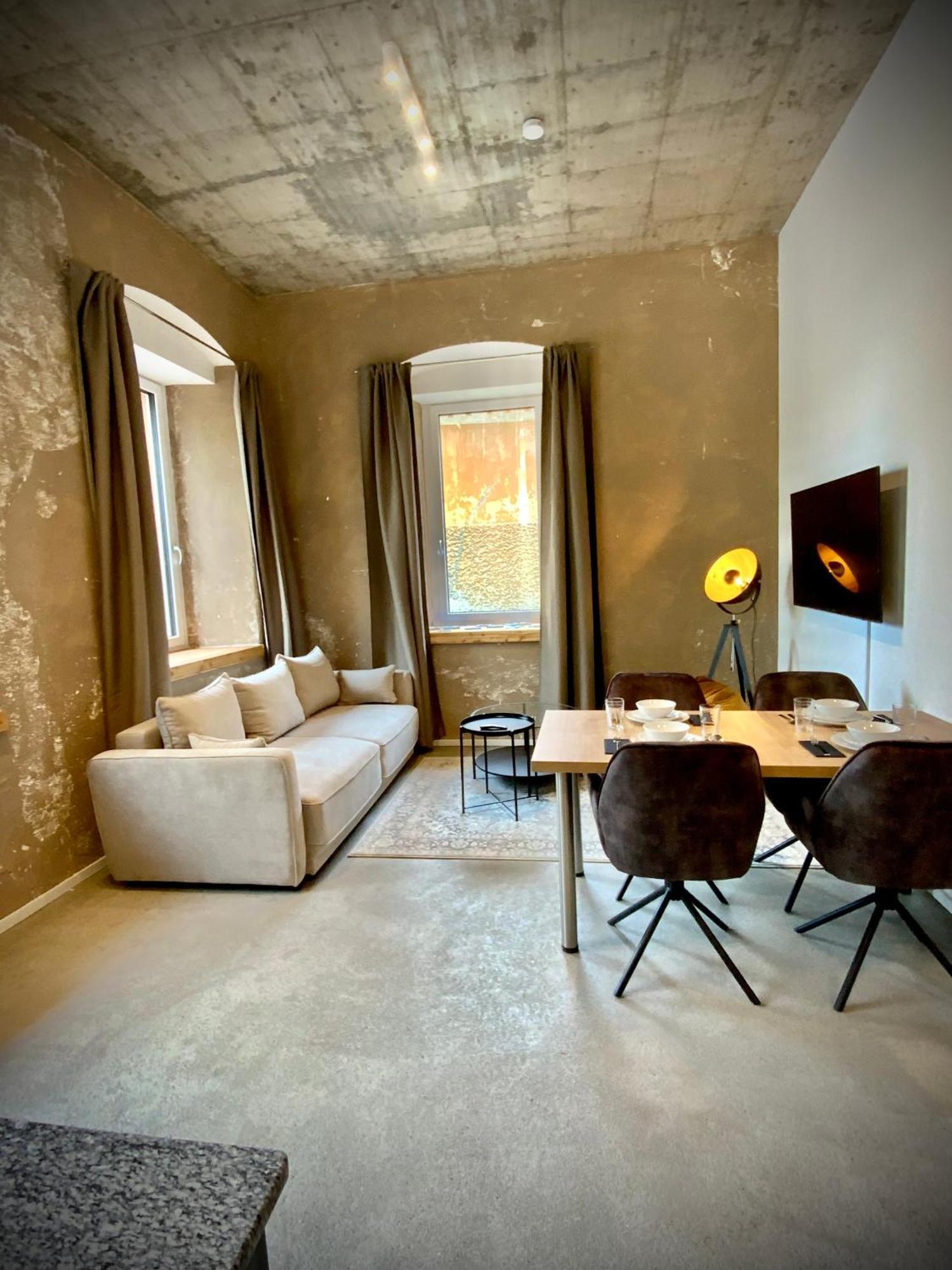 Ferienwohnung Waterfront - Urbane Eleganz Am Bachufer Villach Zimmer foto